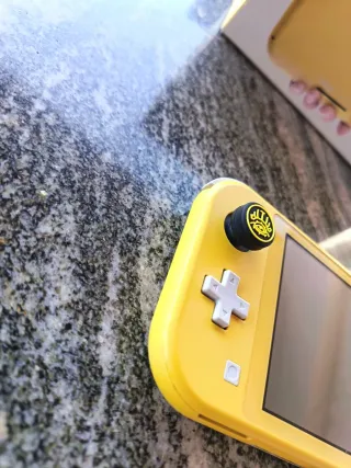 Nintendo Switch Lite Giallo