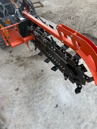 Zanjadora para minicargadora