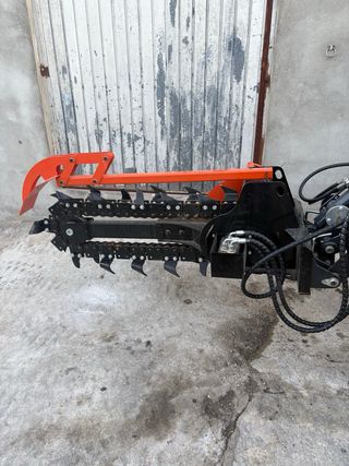 Zanjadora para minicargadora