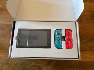 Nintendo Switch HAC-001 con caja y embalaje