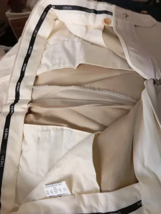 Traje de hombre beige para eventos