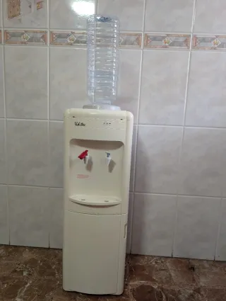 Dispensador Agua Uditec con Mini Nevera