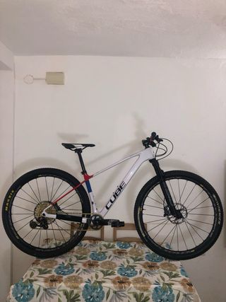 Bicicleta: CUBE Elite Pro carbono C68 2024