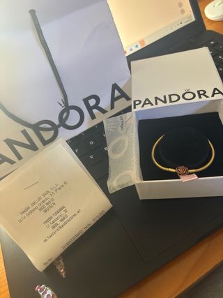 Pulsera Pandora Bañada en Oro con flor