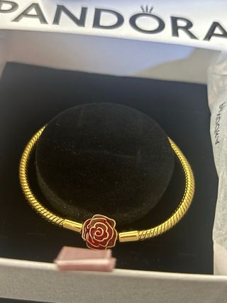 Pulsera Pandora Bañada en Oro con flor