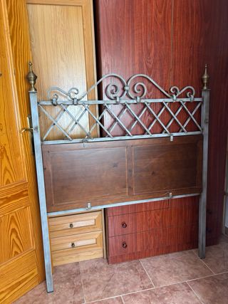 Conjunto dormitorio vintage madera y forja lila