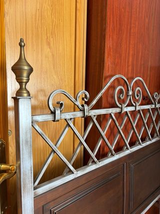 Conjunto dormitorio vintage madera y forja lila