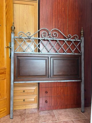 Conjunto dormitorio vintage madera y forja lila