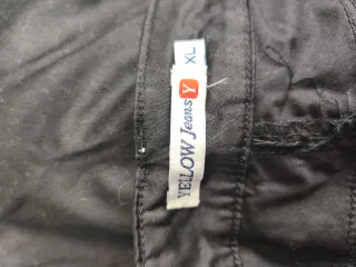 Pantalón vaquero negro