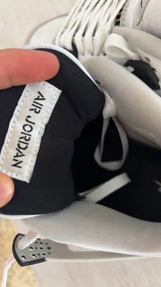 Jordan 4 Retro Blanco/Gris Neutro Talla 40