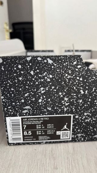 Jordan 4 Retro Blanco/Gris Neutro Talla 40