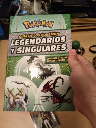 Lote Pokémon: Guía Legendarios y Figuras