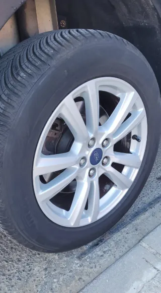 Llantas y neumaticos Ford 235/55 R17