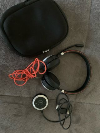 Auriculares Jabra Negros y Rojos