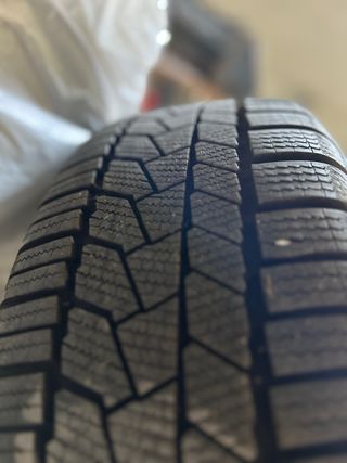 Neumáticos de invierno Continental. 205/55 R16