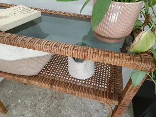 Mobile ingresso in vimini e vetro