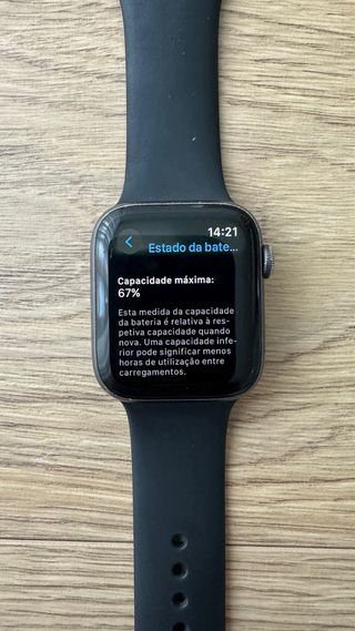 Apple Watch Series 4 44mm Preto/Prata
