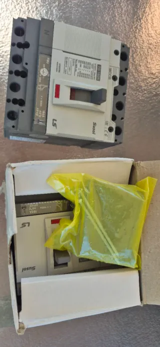 LS 산전 TD 160N Interruptor Automático . Dos unidade