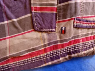 Pantalón corto Tommy Hilfiger cuadros morado