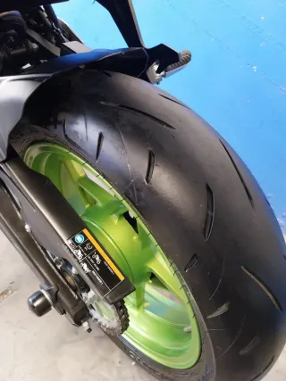 Kawasaki Z650 Naked Negra y Verde