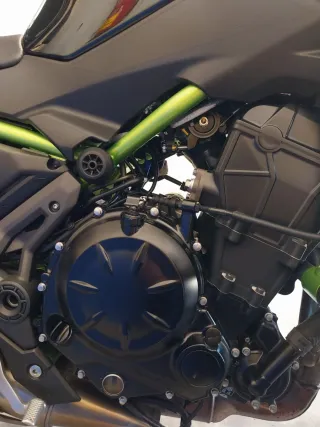 Kawasaki Z650 Naked Negra y Verde