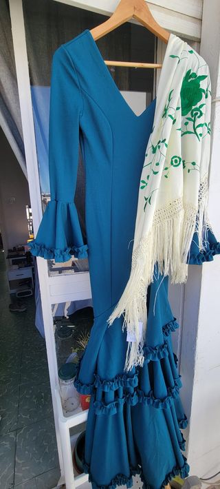 Vestido de Feria Azul con Volantes