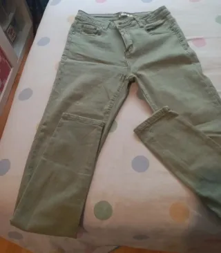 Pantalón verde chica