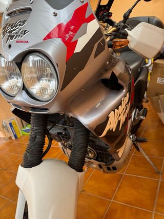 Honda Africa Twin 750 RD07