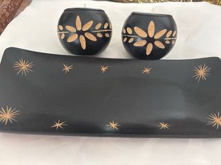 Vassoio e 2 candelabri in stile orientale