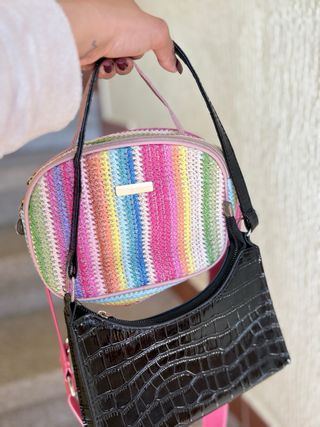 Bolso marrón de hombro basico 10€ El rosa y negr4€