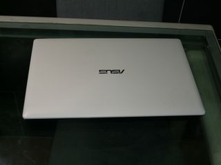 Portátil Asus F553M Blanco