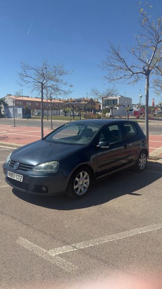 Volkswagen Golf 2004