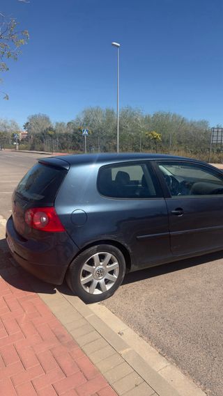 Volkswagen Golf 2004
