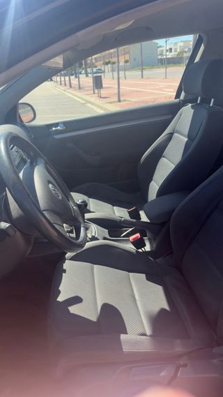 Volkswagen Golf 2004