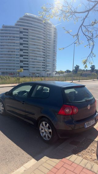 Volkswagen Golf 2004