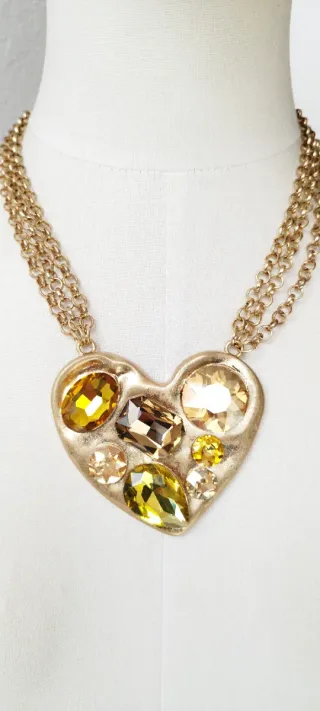 Collana Max Mara cuore con pietre dorate