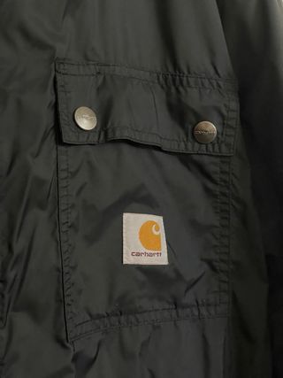 Chaqueta Carhartt Negra con Capucha