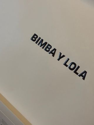 Bolsa de papel sin asas BIMBA Y LOLA letras reliev