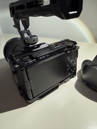 Sony ZV-E10 + Lente 18-105mm F4