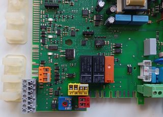 Placa Electrónica Caldera Junkers ZWBC24 2C 23S370