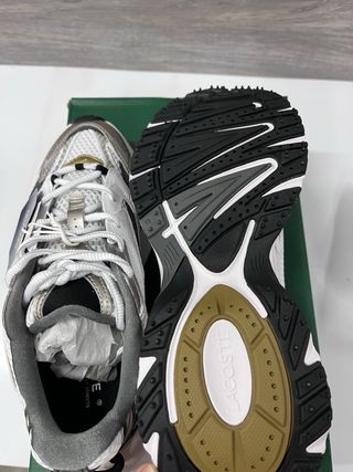 Zapatillas Lacoste Mujer Blancas y Plateadas