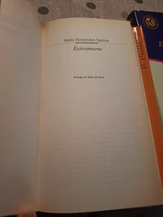 Extramuros
