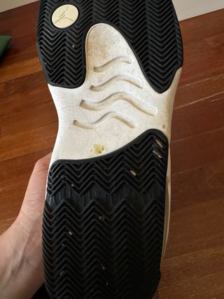 Zapatillas Jordan max aura 2 Talla 44.5