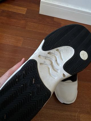 Zapatillas Jordan max aura 2 Talla 44.5