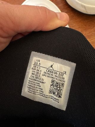 Zapatillas Jordan max aura 2 Talla 44.5