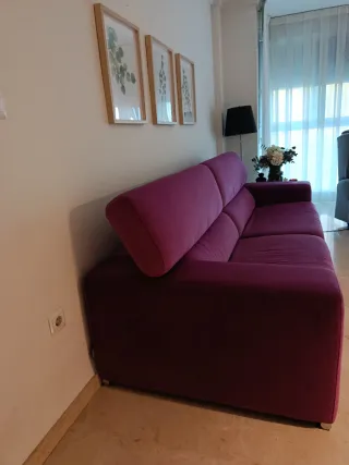 Sofá 4 plazas color berenjena