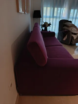 Sofá 4 plazas color berenjena