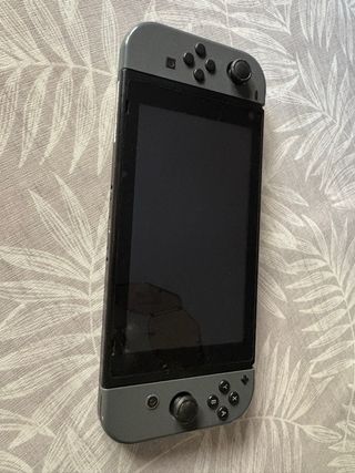 Nintendo Switch original.