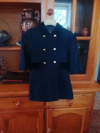 Abrigo traje negra botones dorados