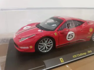 Modellino Ferrari 458 Challenge 1:24